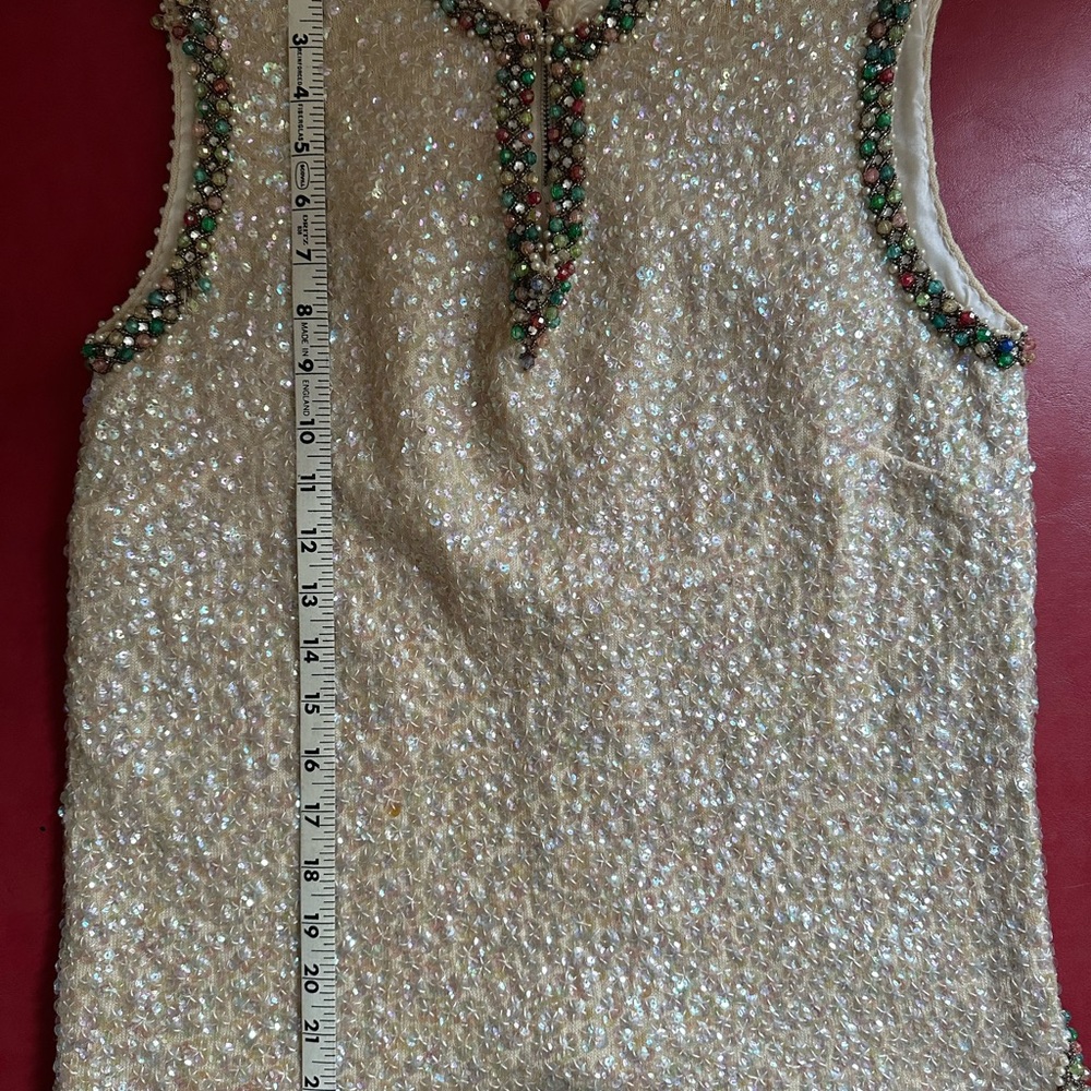 VINTAGE SEQUINED BEADED-TRIMMED SLEEVELESS TOP - Picture 6 of 8